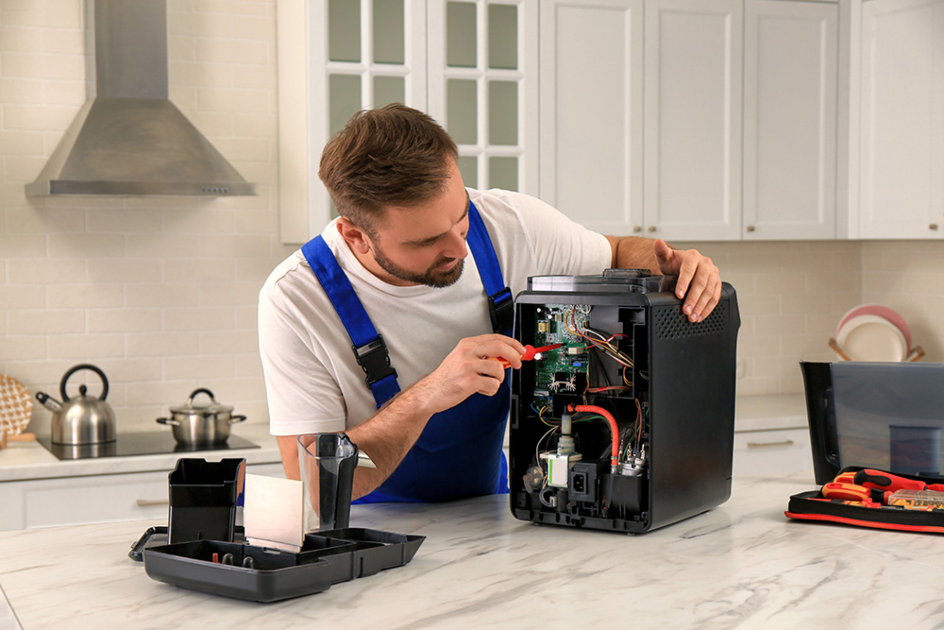Kaffeevollautomaten-Service bei Muster Elektro in Musterstadt