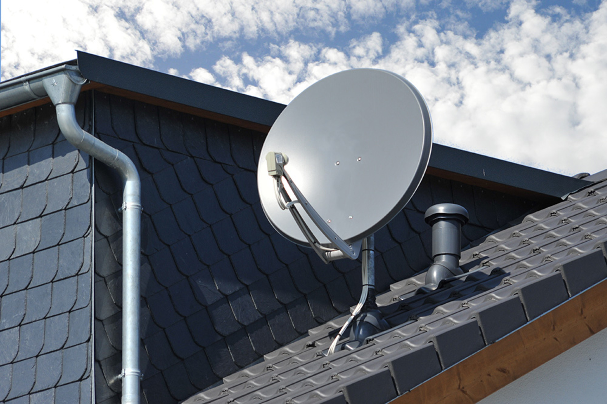 TV-Empfang bei Muster Elektro in Musterstadt